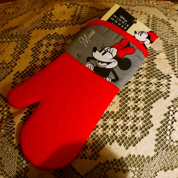 Disney Silicone Oven Mitt
